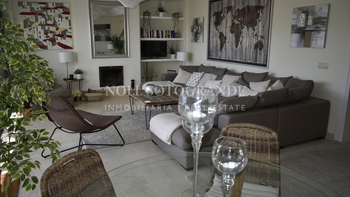 Penthaus mit privatem Pool in Ribera del Alboaire zur Ferienvermietung