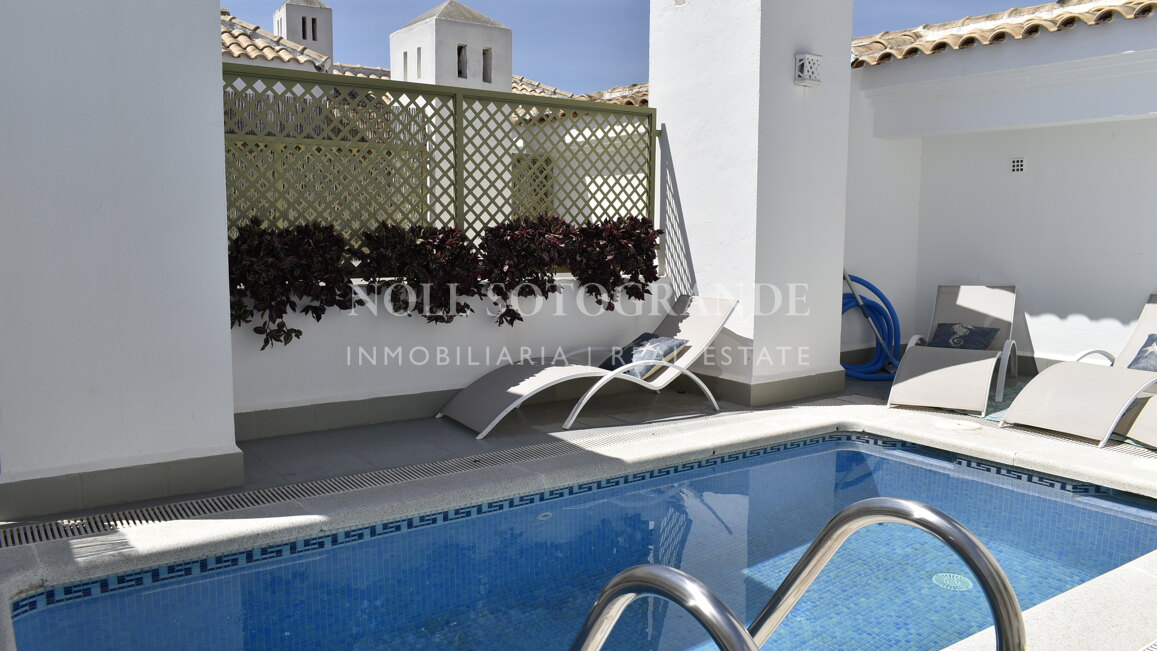 Penthaus mit privatem Pool in Ribera del Alboaire zur Ferienvermietung