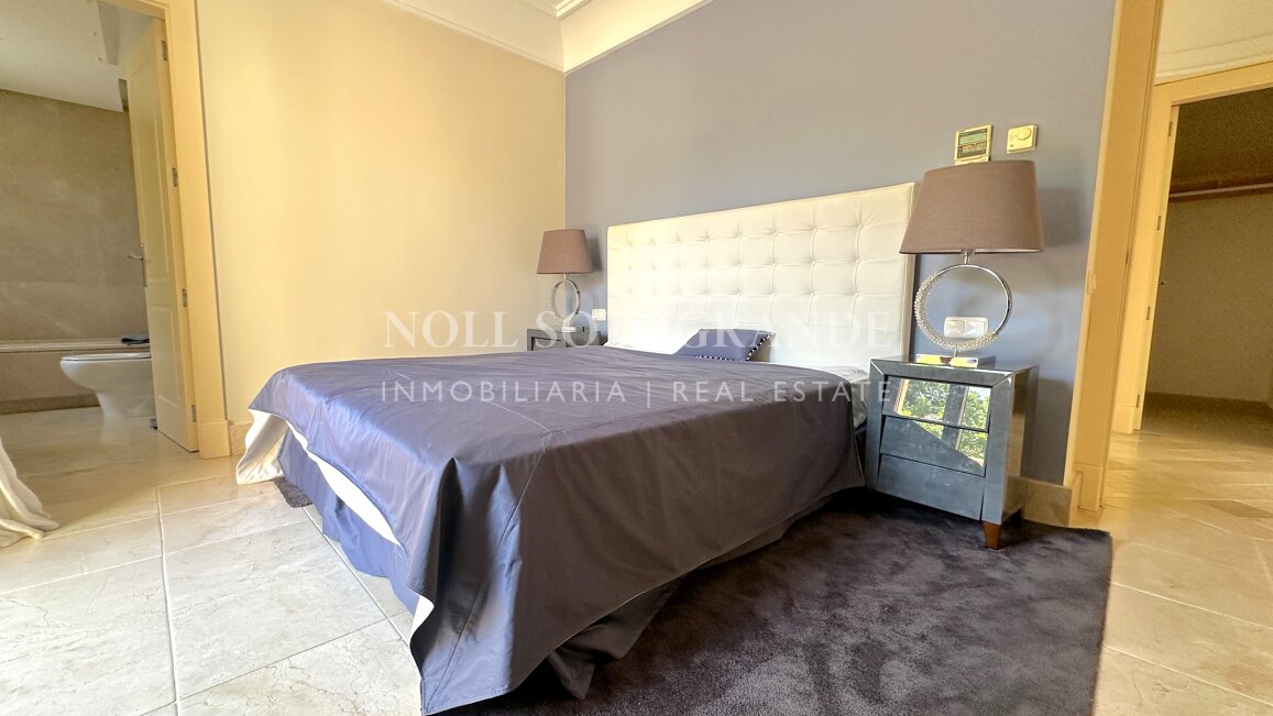 Luxuriöses Penthouse mit 4 Schlafzimmern zur Miete in Valgrande, Sotogrande