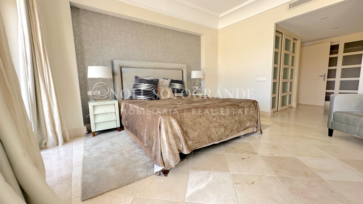 Luxuriöses Penthouse mit 4 Schlafzimmern zur Miete in Valgrande, Sotogrande