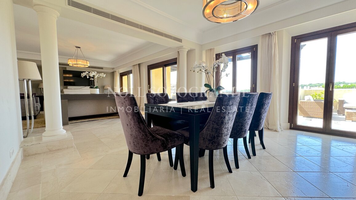 Luxuriöses Penthouse mit 4 Schlafzimmern zur Miete in Valgrande, Sotogrande