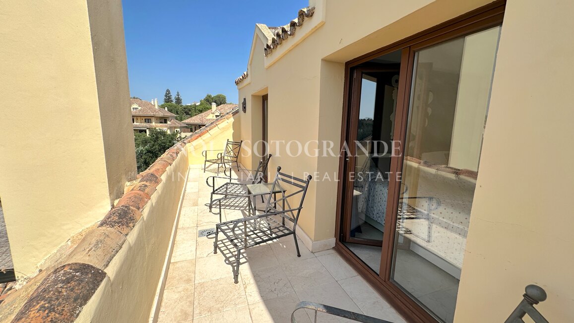 Luxuriöses Penthouse mit 4 Schlafzimmern zur Miete in Valgrande, Sotogrande