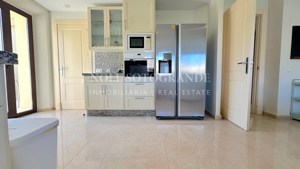 Luxuriöses Penthouse mit 4 Schlafzimmern zur Miete in Valgrande, Sotogrande
