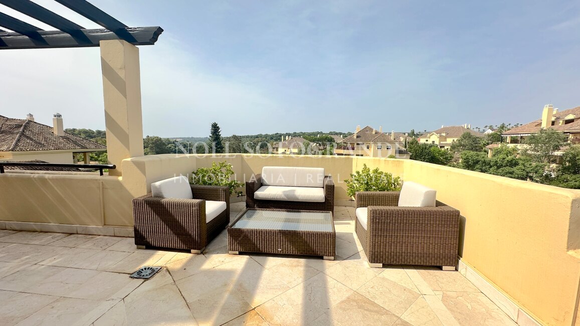 Luxuriöses Penthouse mit 4 Schlafzimmern zur Miete in Valgrande, Sotogrande