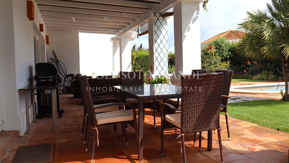 Charmante Villa mit 4 Schlafzimmern in Sotogrande Costa zur Ferienvermietung