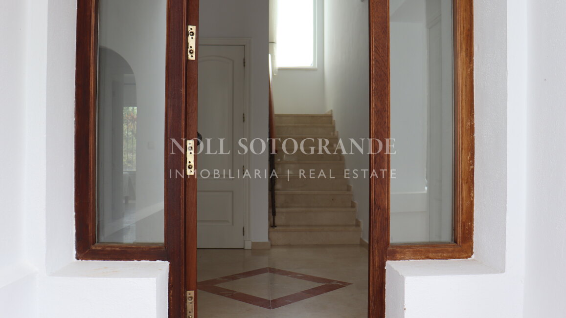 Charmante Villa mit 4 Schlafzimmern in Sotogrande Costa zur Ferienvermietung