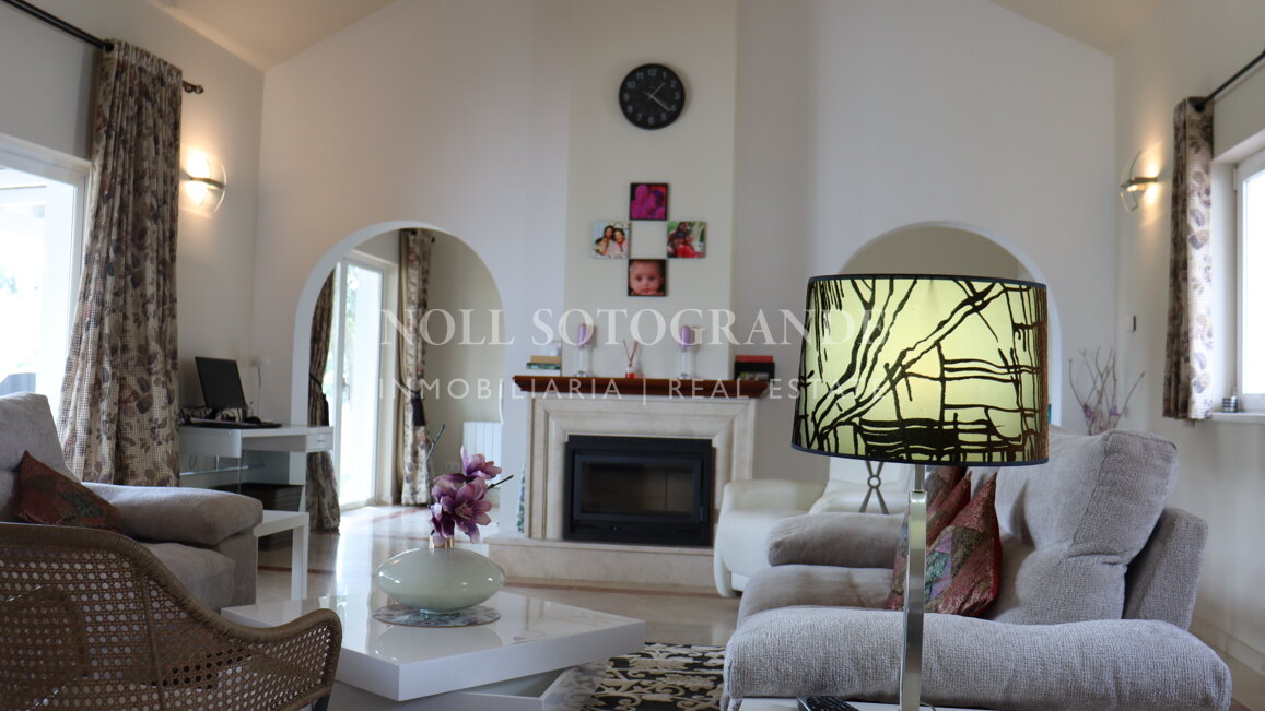 Charmante Villa mit 4 Schlafzimmern in Sotogrande Costa zur Ferienvermietung