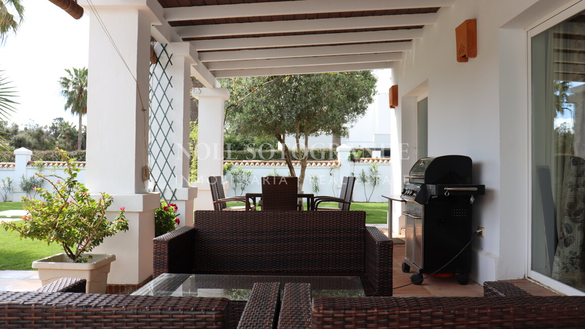 Charmante Villa mit 4 Schlafzimmern in Sotogrande Costa zur Ferienvermietung