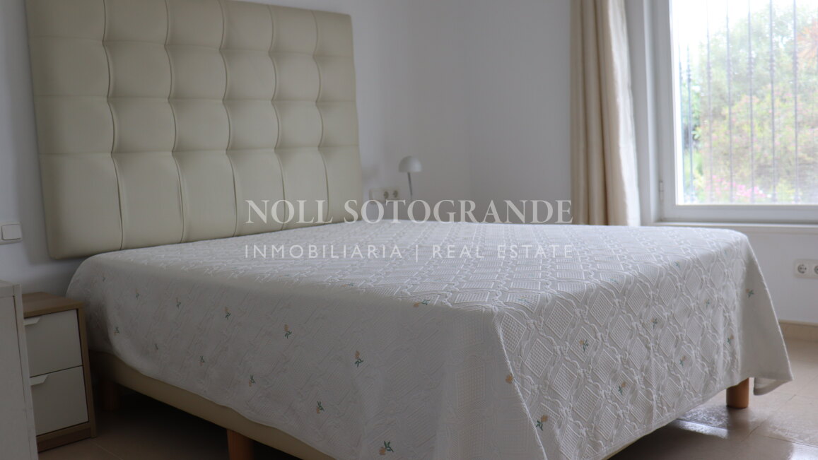 Charmante Villa mit 4 Schlafzimmern in Sotogrande Costa zur Ferienvermietung