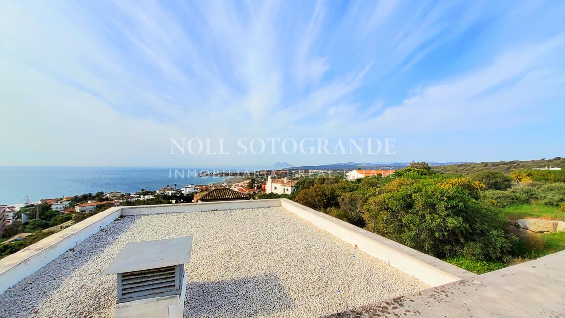Villa mit Panorama Meerblick Nähe Sotogrande Hafen