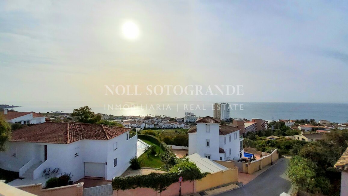 Villa mit Panorama Meerblick Nähe Sotogrande Hafen