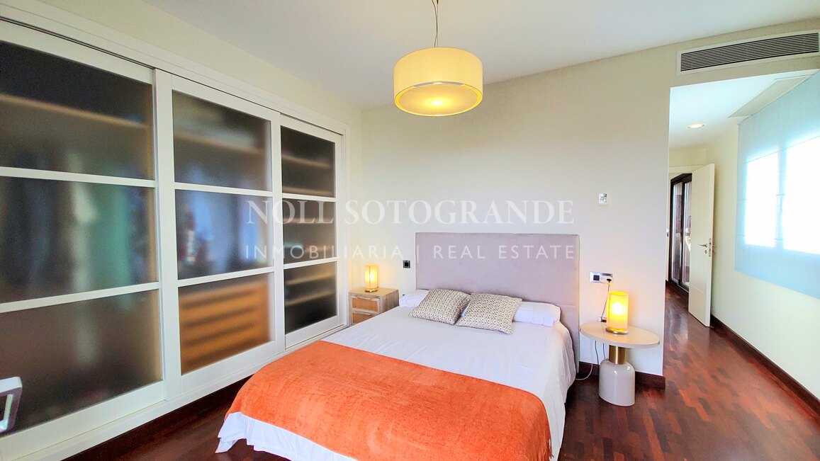 Villa mit Panorama Meerblick Nähe Sotogrande Hafen