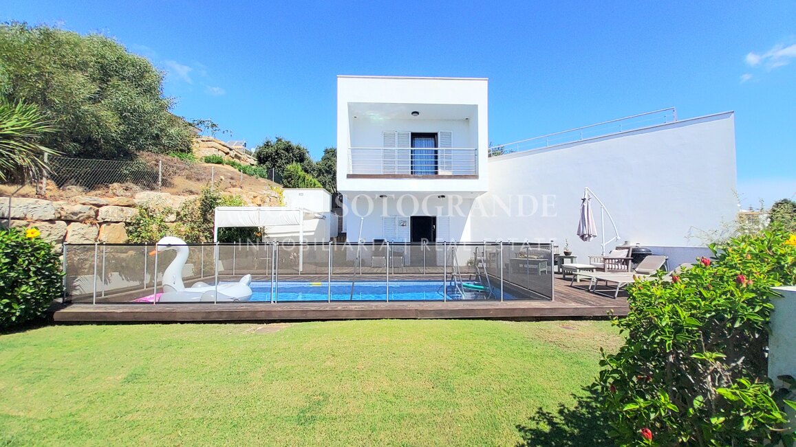 Villa mit Panorama Meerblick Nähe Sotogrande Hafen