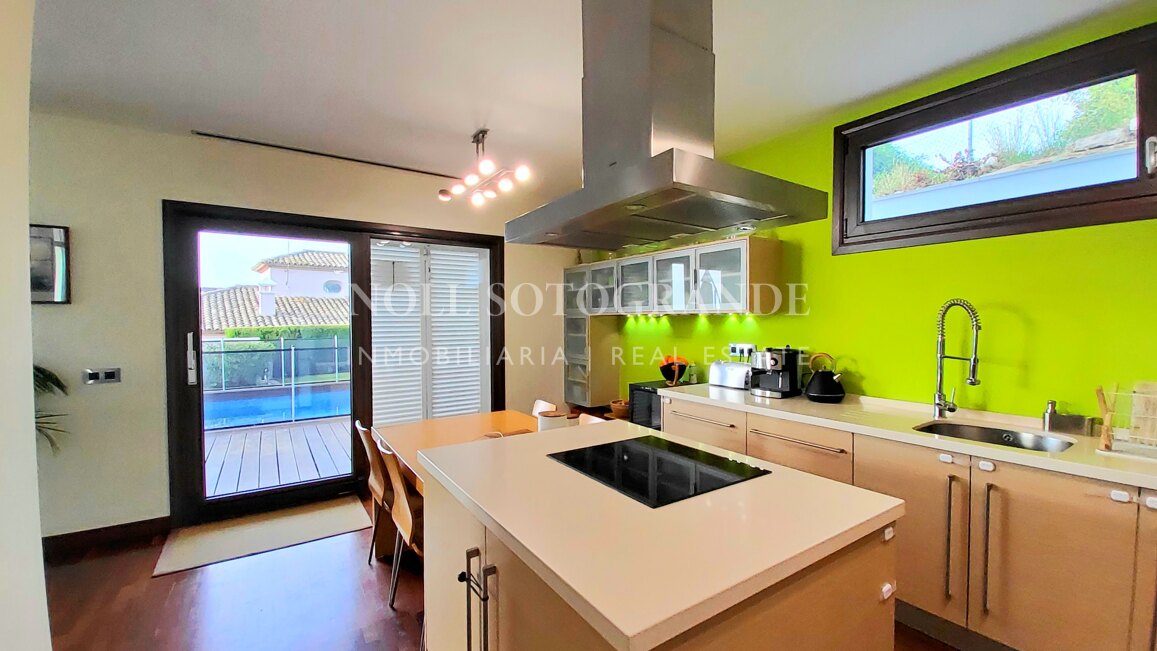 Villa mit Panorama Meerblick Nähe Sotogrande Hafen