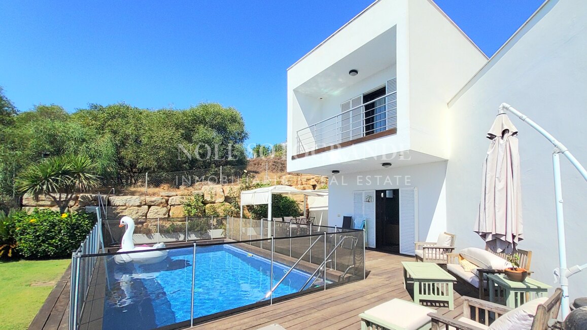 Villa mit Panorama Meerblick Nähe Sotogrande Hafen