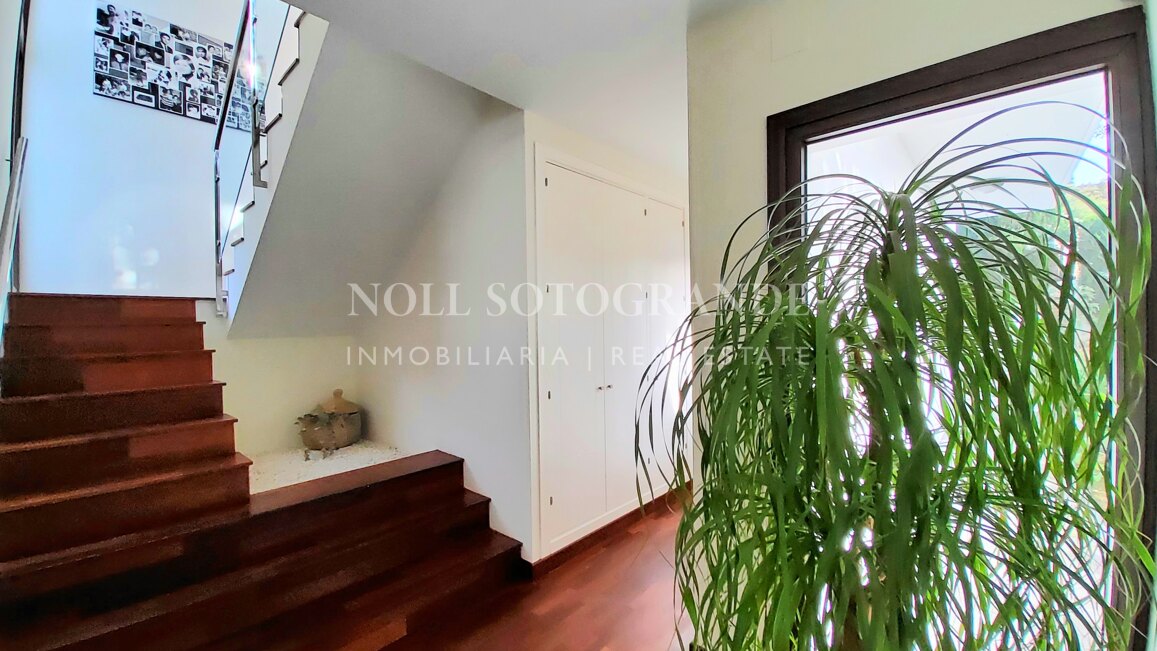 Villa mit Panorama Meerblick Nähe Sotogrande Hafen