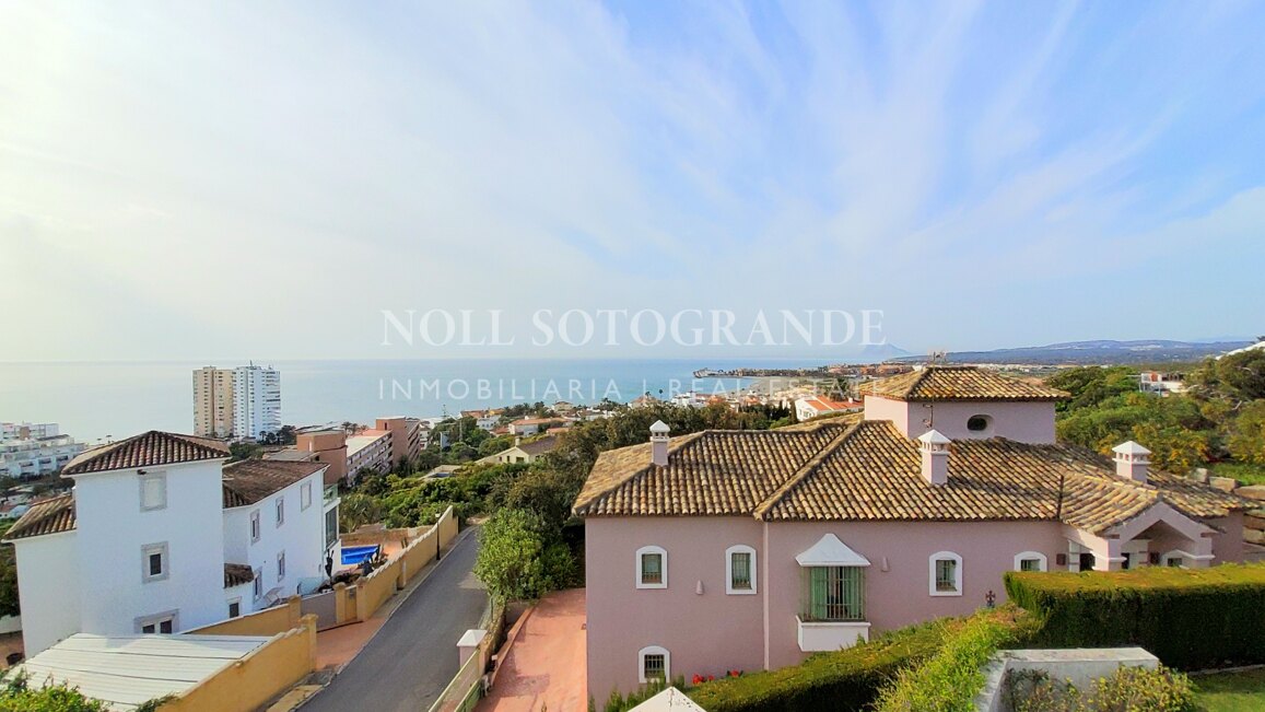 Villa mit Panorama Meerblick Nähe Sotogrande Hafen