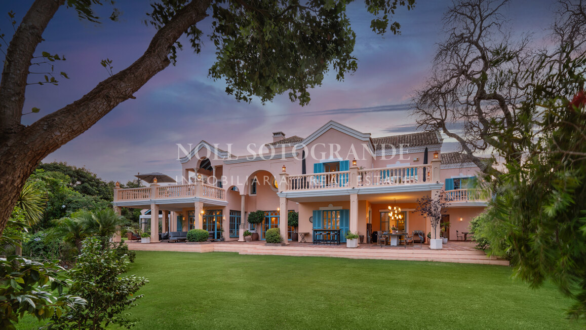 Zeitlos elegante Villa zum Verkauf erste Golflinie San Roque Club