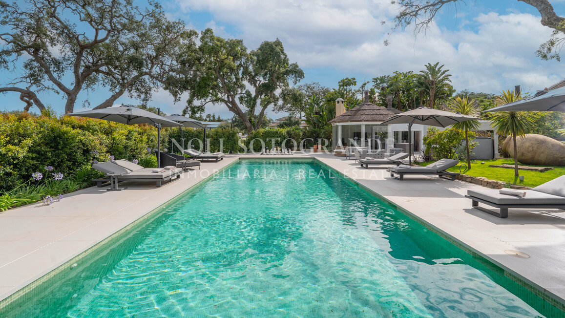 Zeitlos elegante Villa zum Verkauf erste Golflinie San Roque Club