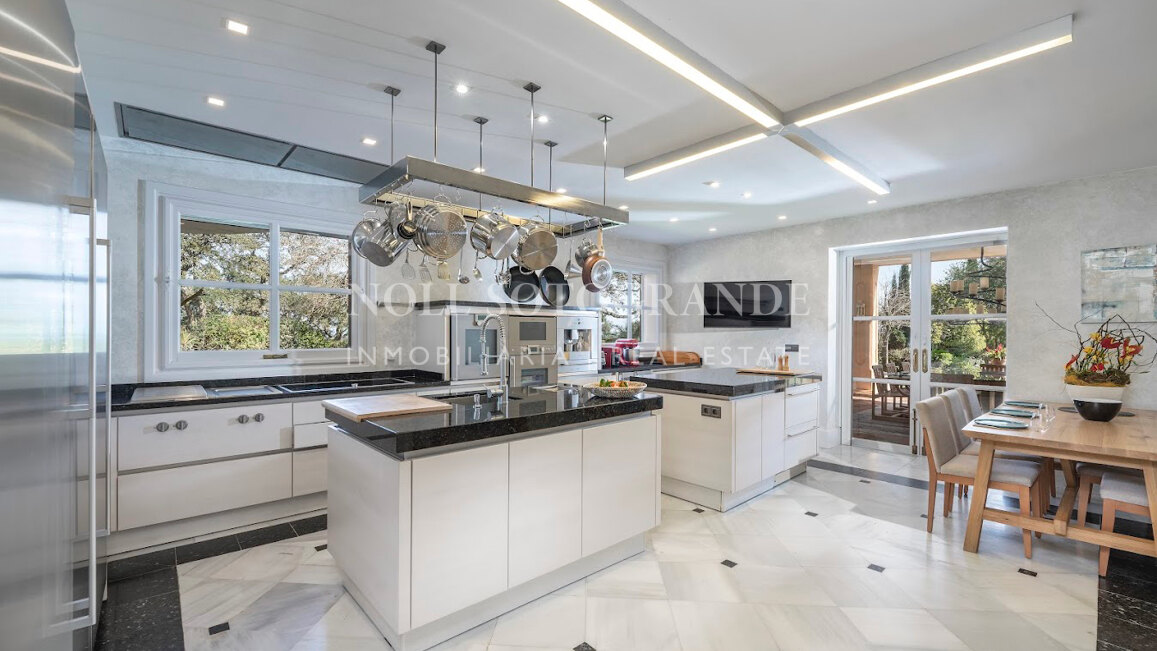 Zeitlos elegante Villa zum Verkauf erste Golflinie San Roque Club