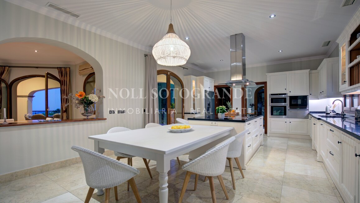Luxuriöse Villa zu vermieten in Sotogrande Alto
