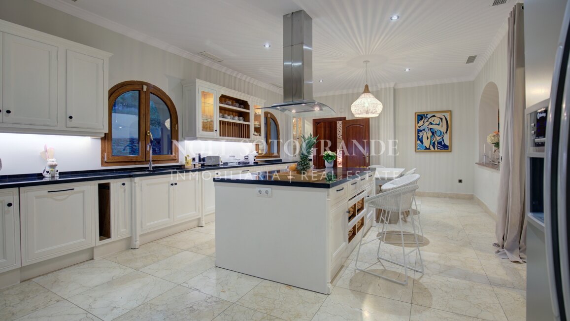 Luxuriöse Villa zu vermieten in Sotogrande Alto