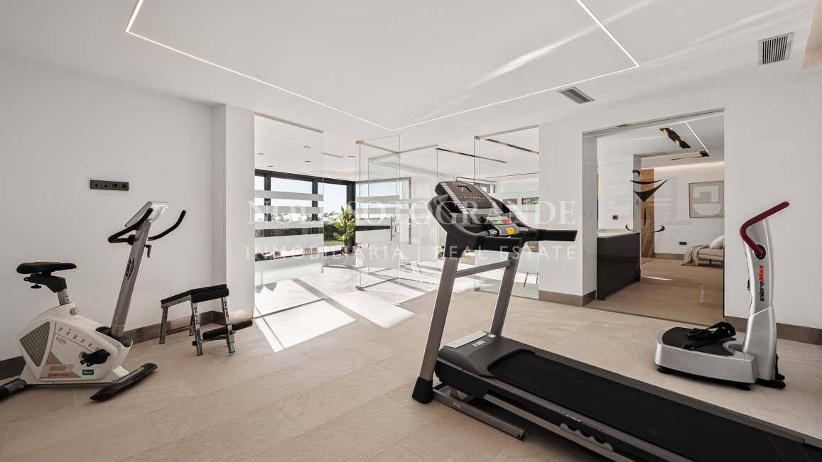 Neu gebaute moderne Villa zum Verkauf - La Reserva de Sotogrande