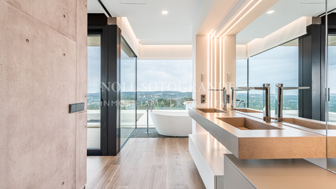 Neu gebaute moderne Villa zum Verkauf - La Reserva de Sotogrande