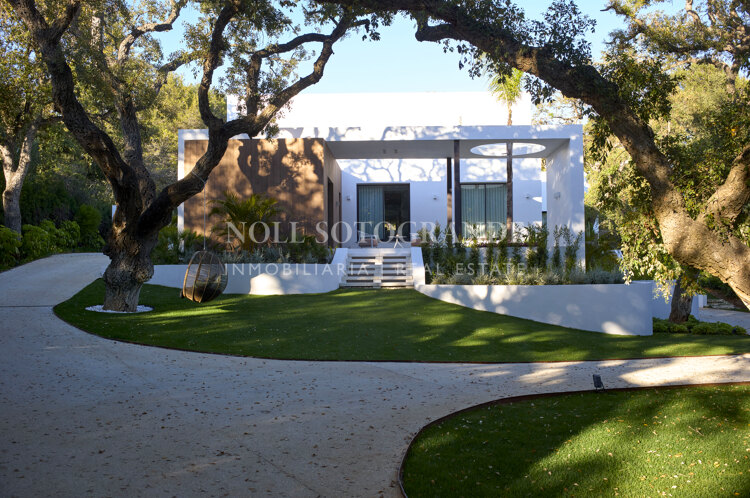 Luxury Golf Villa in Sotogrande Alto for sale