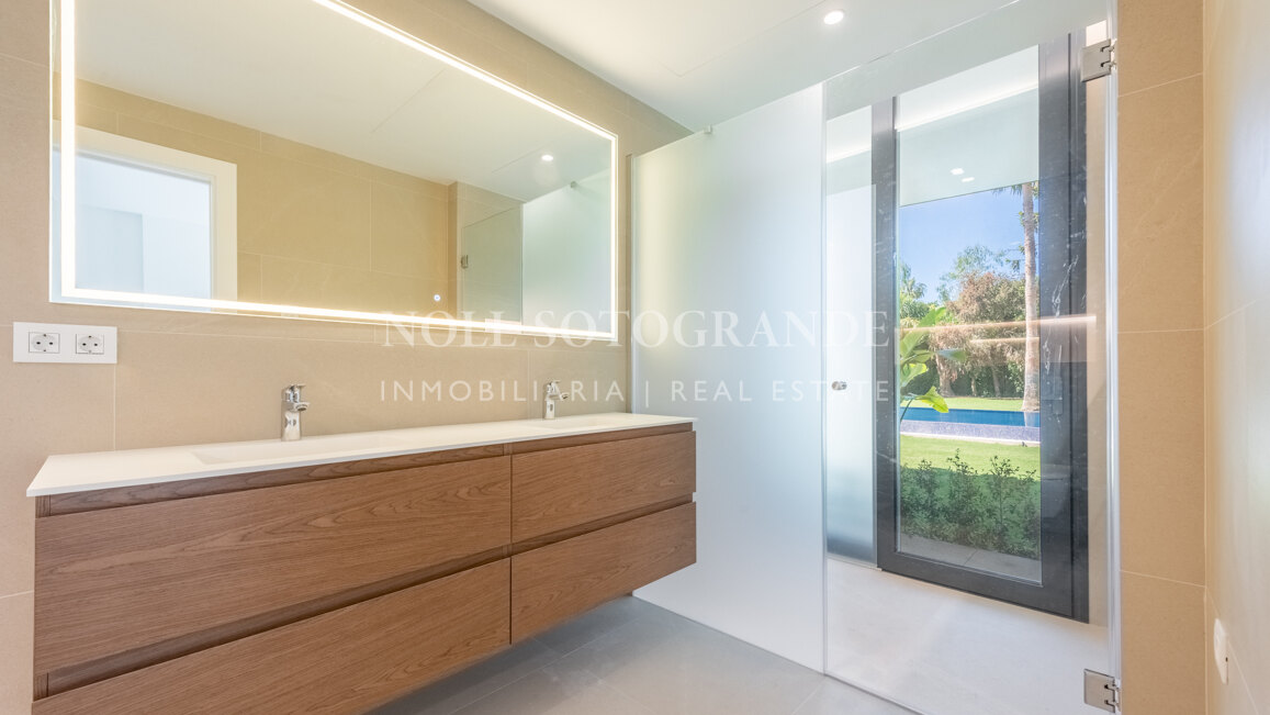 Villa Isabel - Luxuriöse zeitgenössische Villa in Kings & Queens, Sotogrande - 5 Schlafzimmer