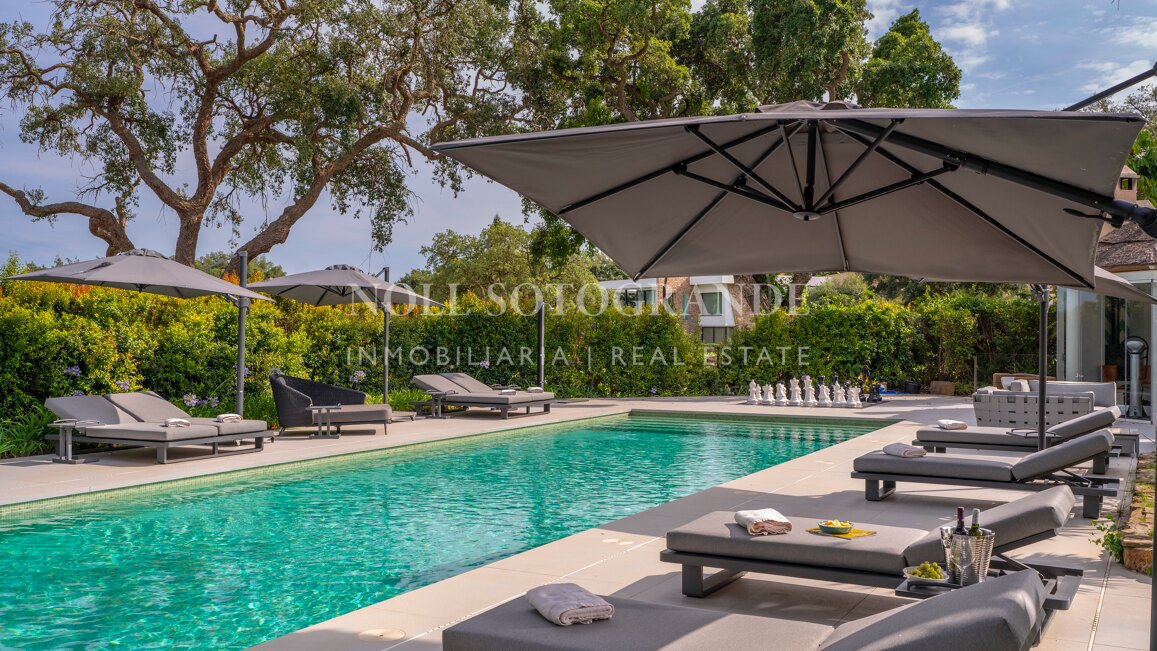 Zeitlose Immobilie für Kurzzeitvermietung in San Roque Club in erster Linie