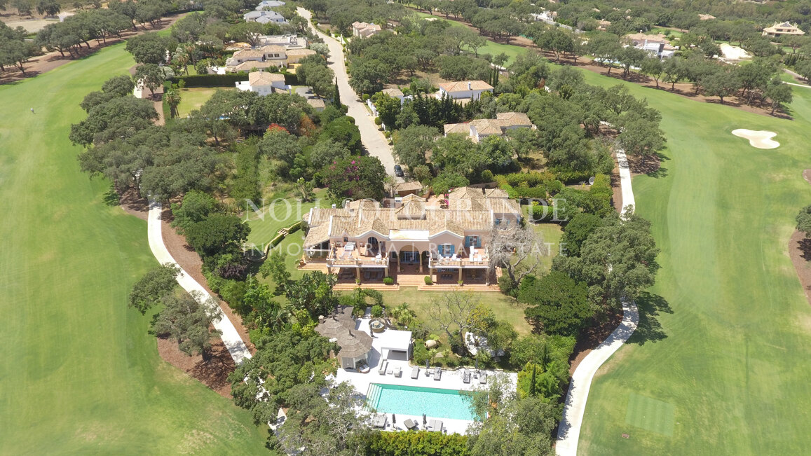 Zeitlose Immobilie für Kurzzeitvermietung in San Roque Club in erster Linie