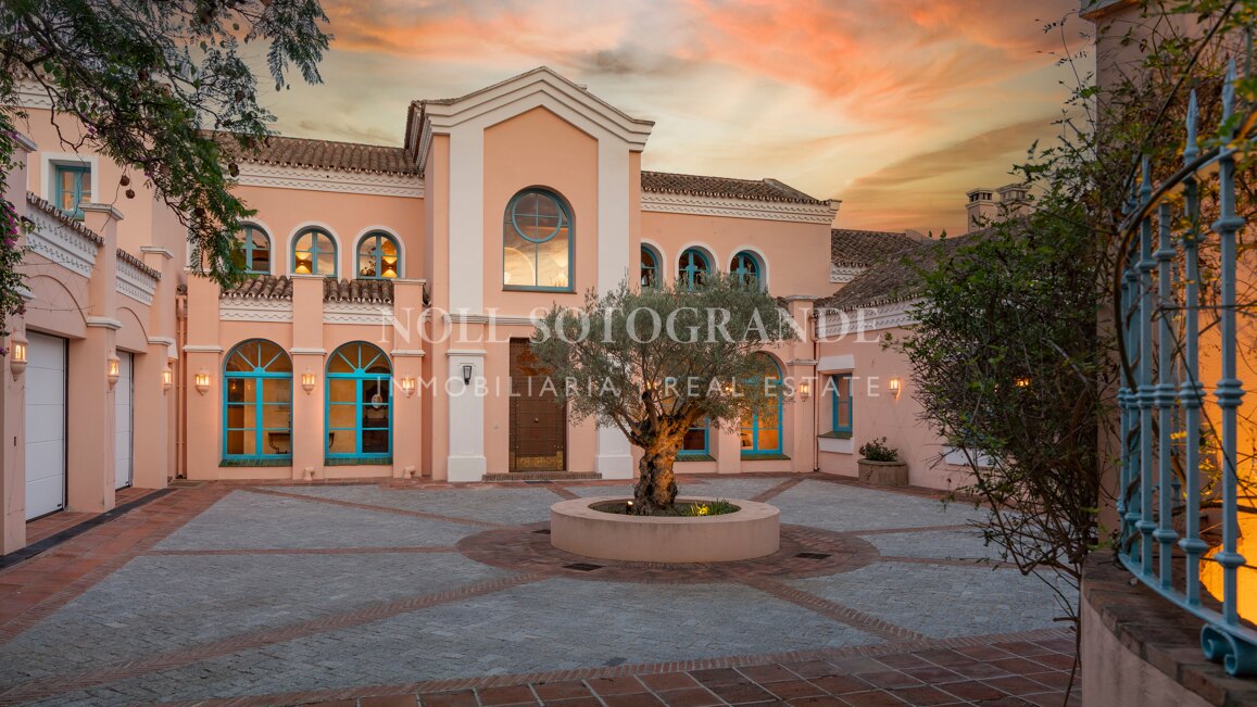 Zeitlose Immobilie für Kurzzeitvermietung in San Roque Club in erster Linie