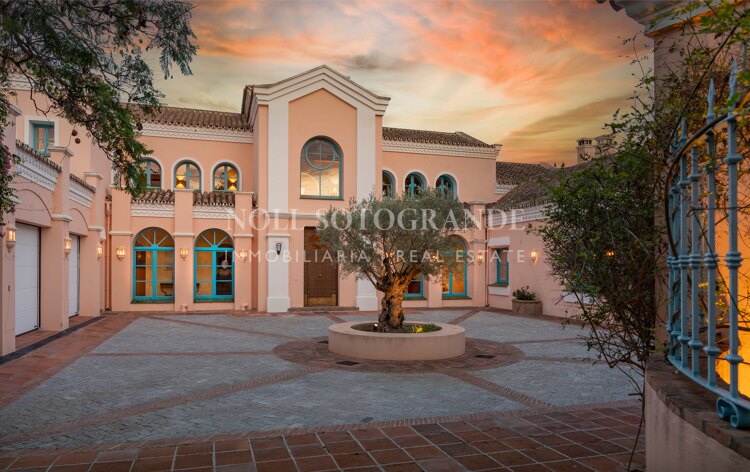 Zeitlose Immobilie für Kurzzeitvermietung in San Roque Club in erster Linie