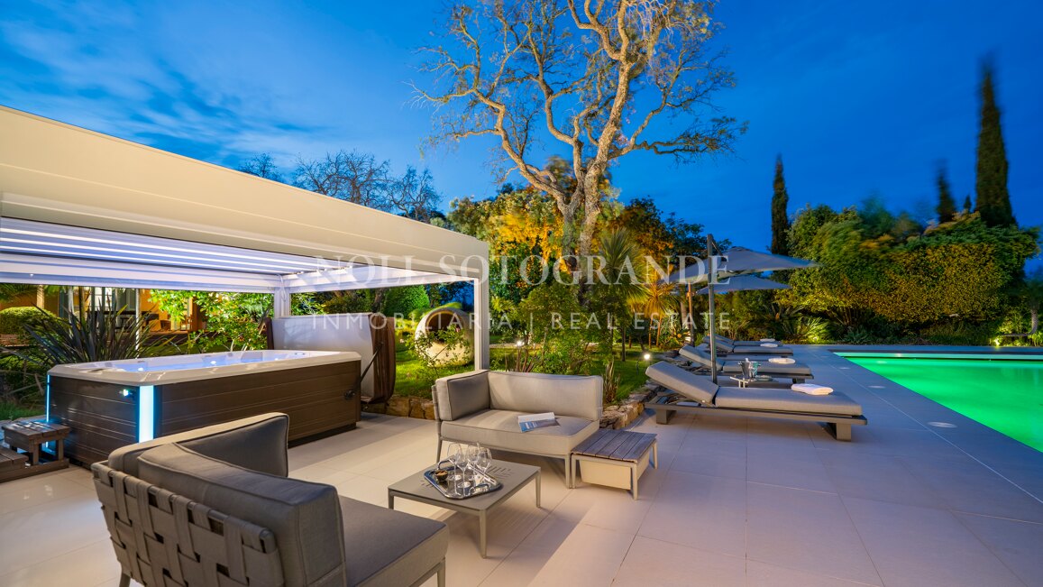 Zeitlose Immobilie für Kurzzeitvermietung in San Roque Club in erster Linie