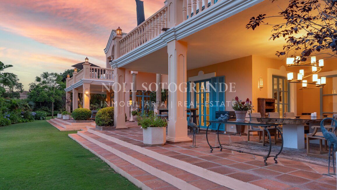 Zeitlose Immobilie für Kurzzeitvermietung in San Roque Club in erster Linie