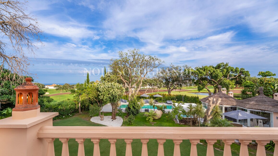 Zeitlose Immobilie für Kurzzeitvermietung in San Roque Club in erster Linie