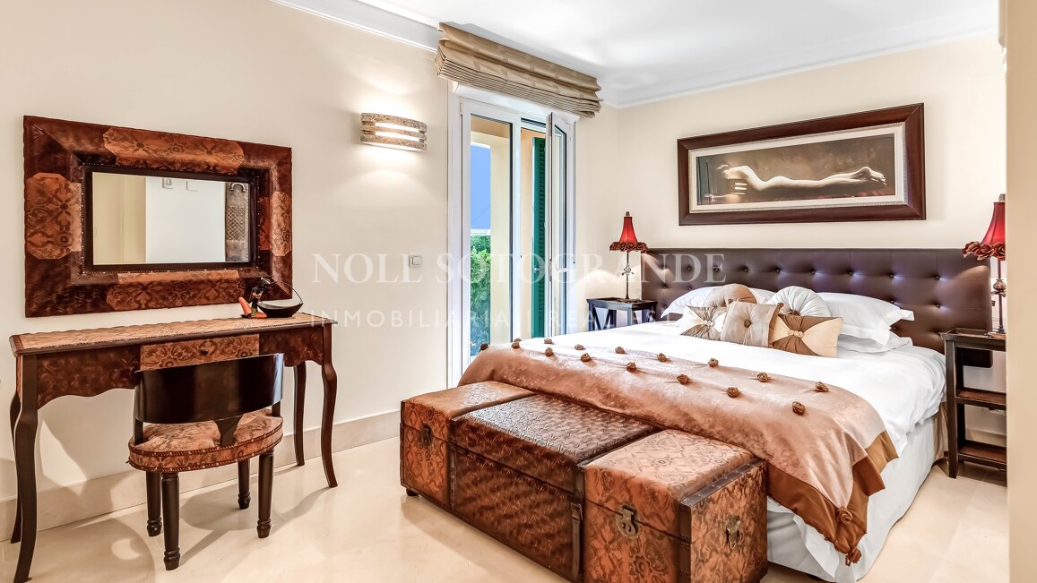 Erdgeschoss-Wohnung in der Marina von Sotogrande mit Garten und Pool