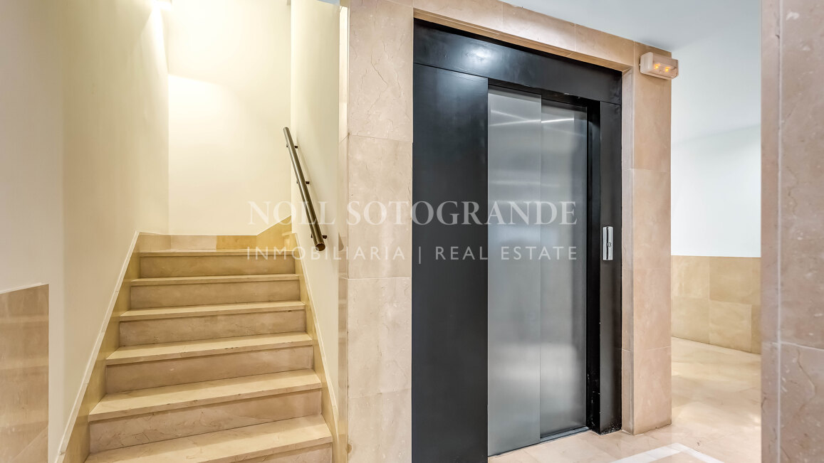 Erdgeschoss-Wohnung in der Marina von Sotogrande mit Garten und Pool