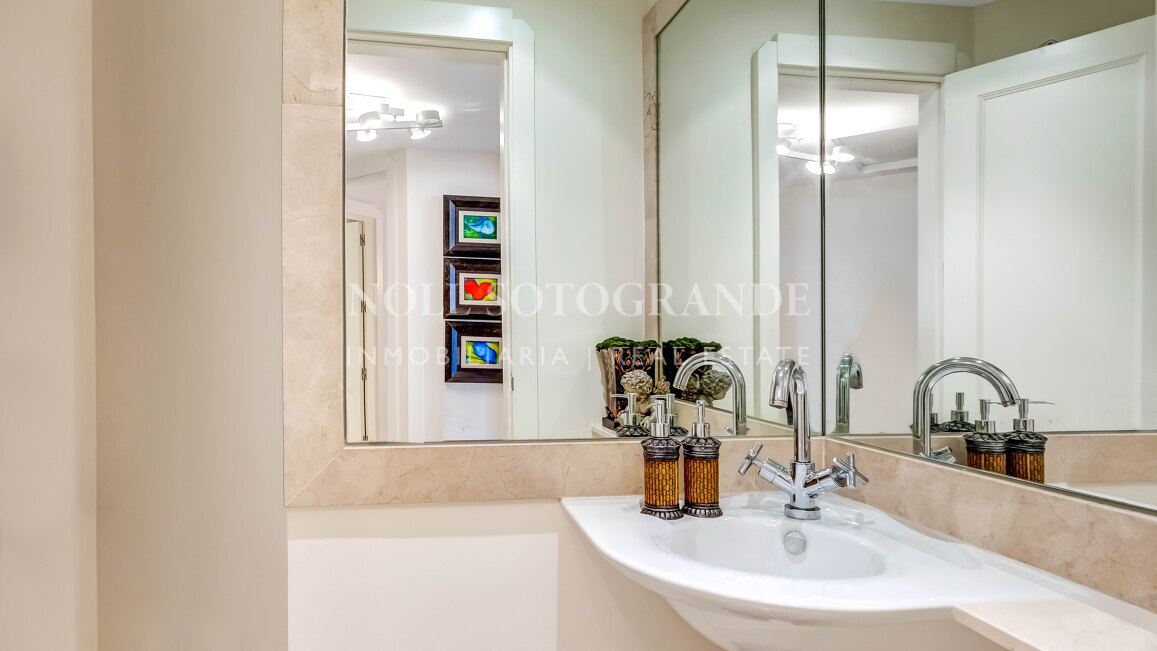 Erdgeschoss-Wohnung in der Marina von Sotogrande mit Garten und Pool