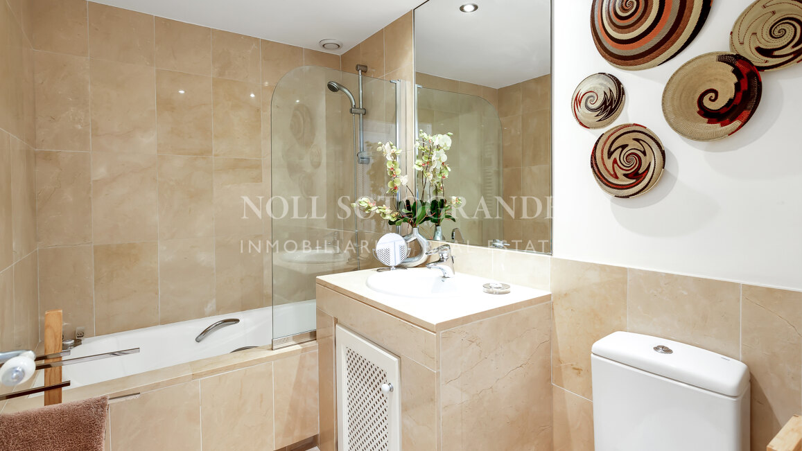 Erdgeschoss-Wohnung in der Marina von Sotogrande mit Garten und Pool