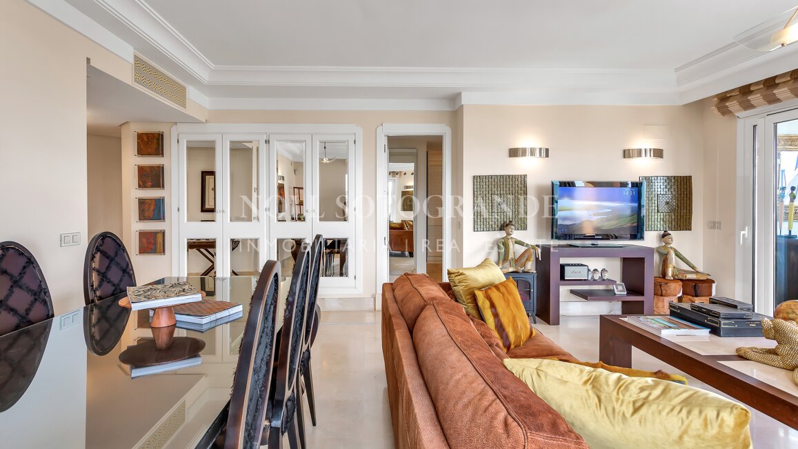 Erdgeschoss-Wohnung in der Marina von Sotogrande mit Garten und Pool