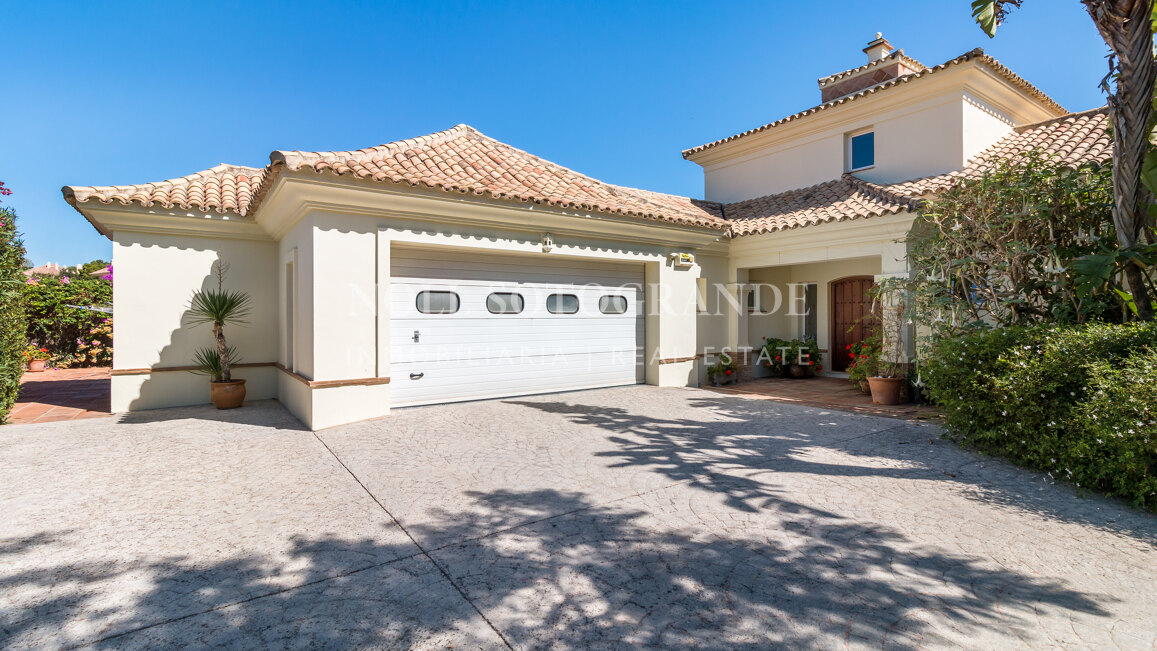 Villa French Marigold - Einfamilienhaus zum Verkauf in Sotogrande Alto