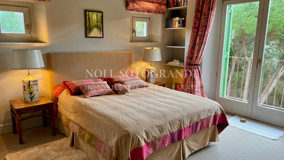 Elegante, makellose, zeitlose Villa zur Vermietung für anspruchsvolle Mieter