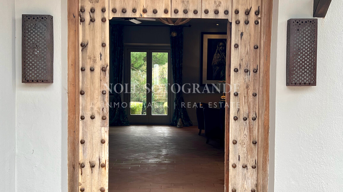 Elegante, makellose, zeitlose Villa zur Vermietung für anspruchsvolle Mieter