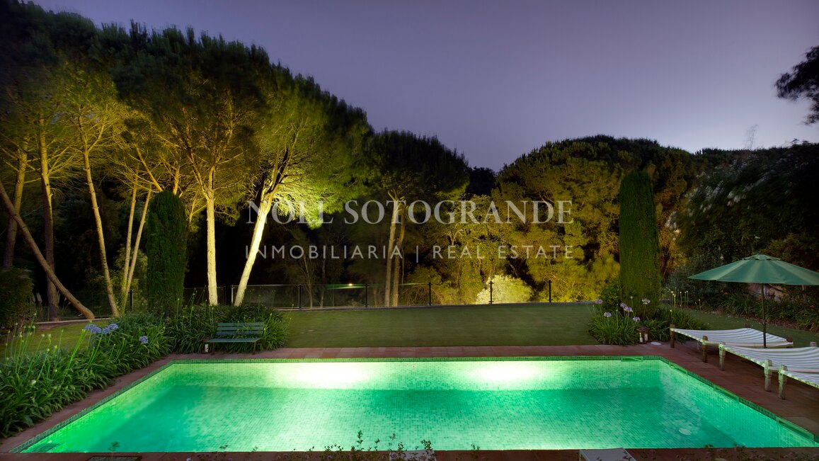 Elegante, makellose, zeitlose Villa zur Vermietung für anspruchsvolle Mieter