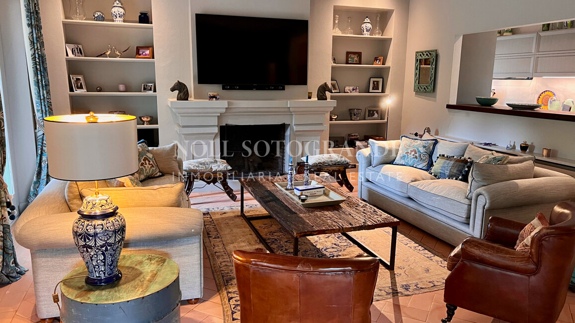 Elegante, makellose, zeitlose Villa zur Vermietung für anspruchsvolle Mieter