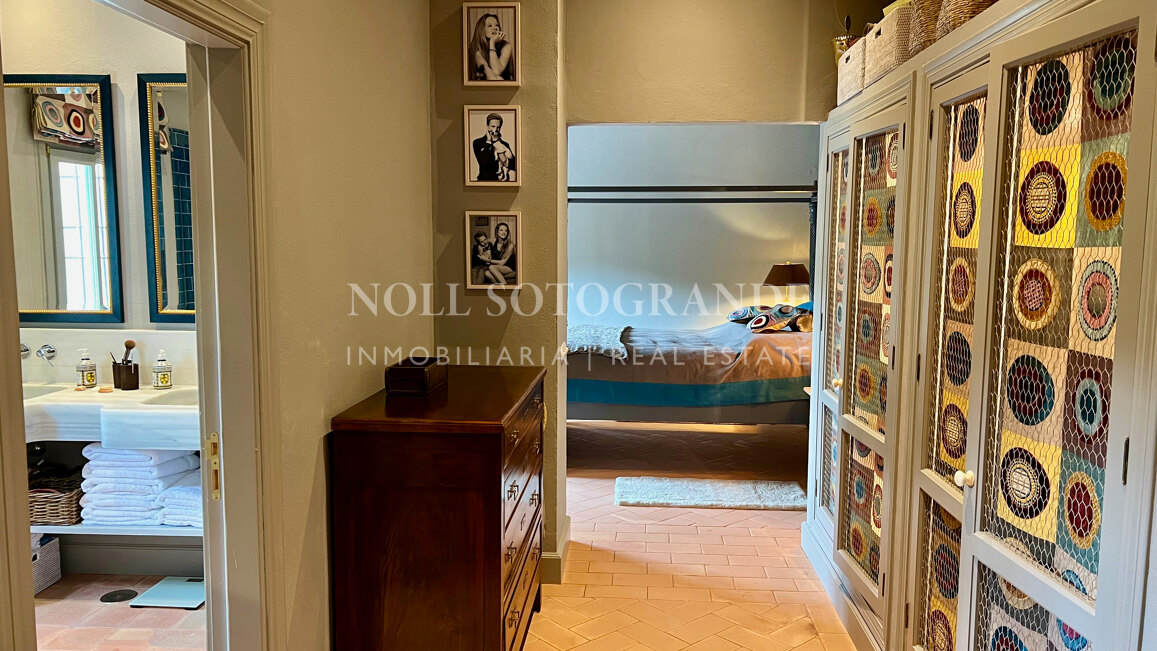 Elegante, makellose, zeitlose Villa zur Vermietung für anspruchsvolle Mieter