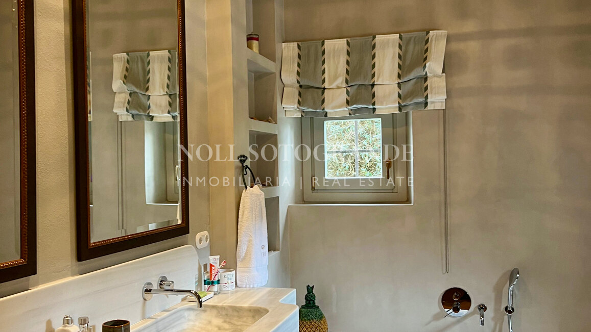 Elegante, makellose, zeitlose Villa zur Vermietung für anspruchsvolle Mieter