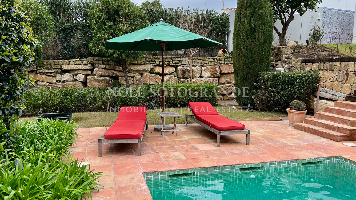 Elegante, makellose, zeitlose Villa zur Vermietung für anspruchsvolle Mieter